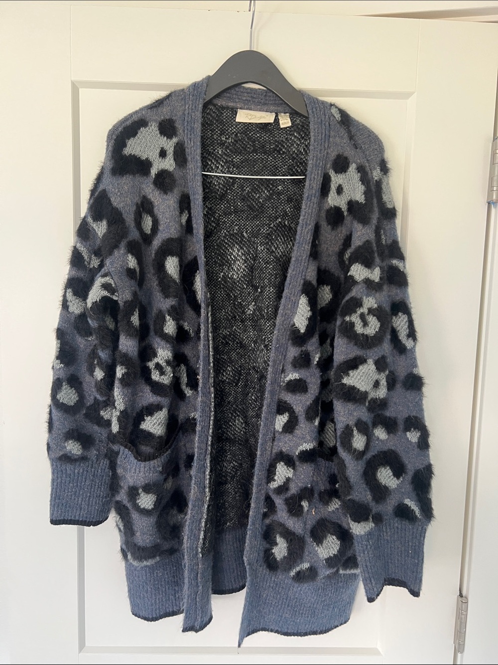 NWOT RD Style Blue and Gray Leopard Open Cardigan